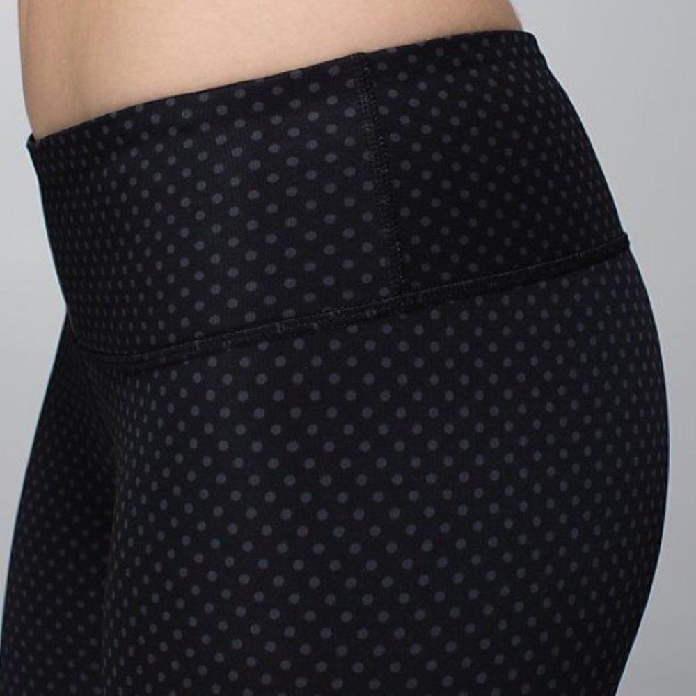 Lululemon Wunder Under crop leggings polka dot